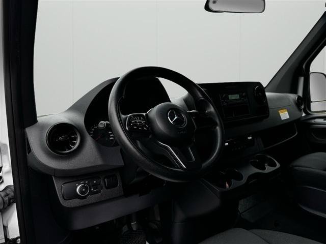 Used 2021 Mercedes-Benz Sprinter 1500 image 15