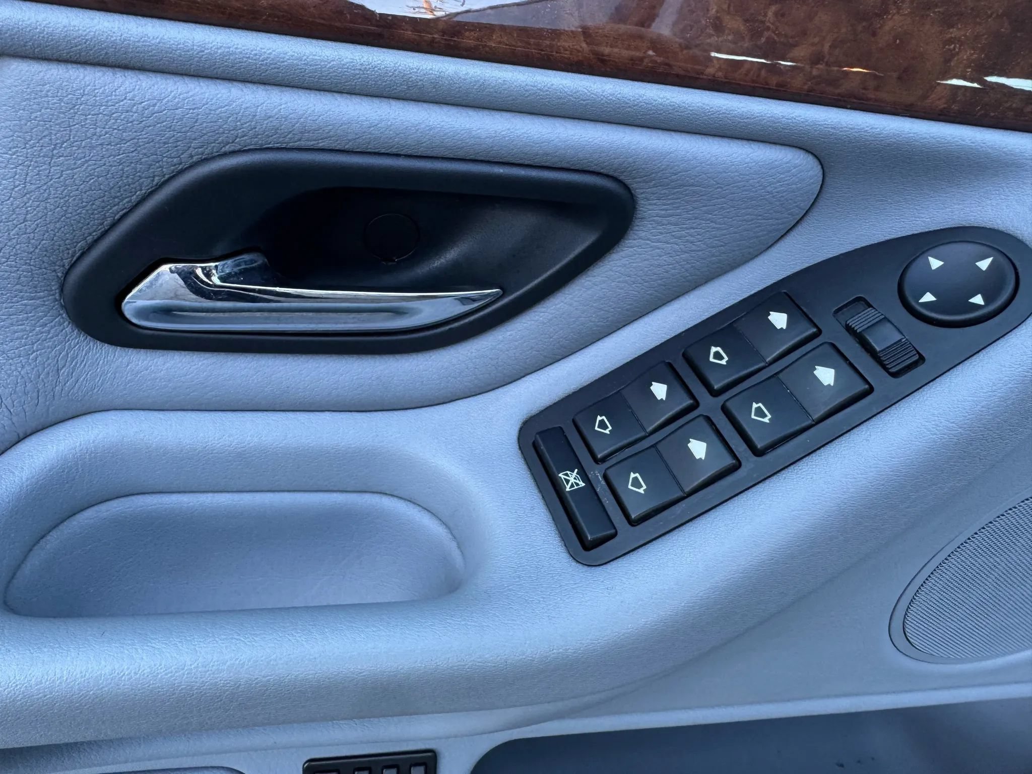 Used 1998 BMW 740iL RWD image 19