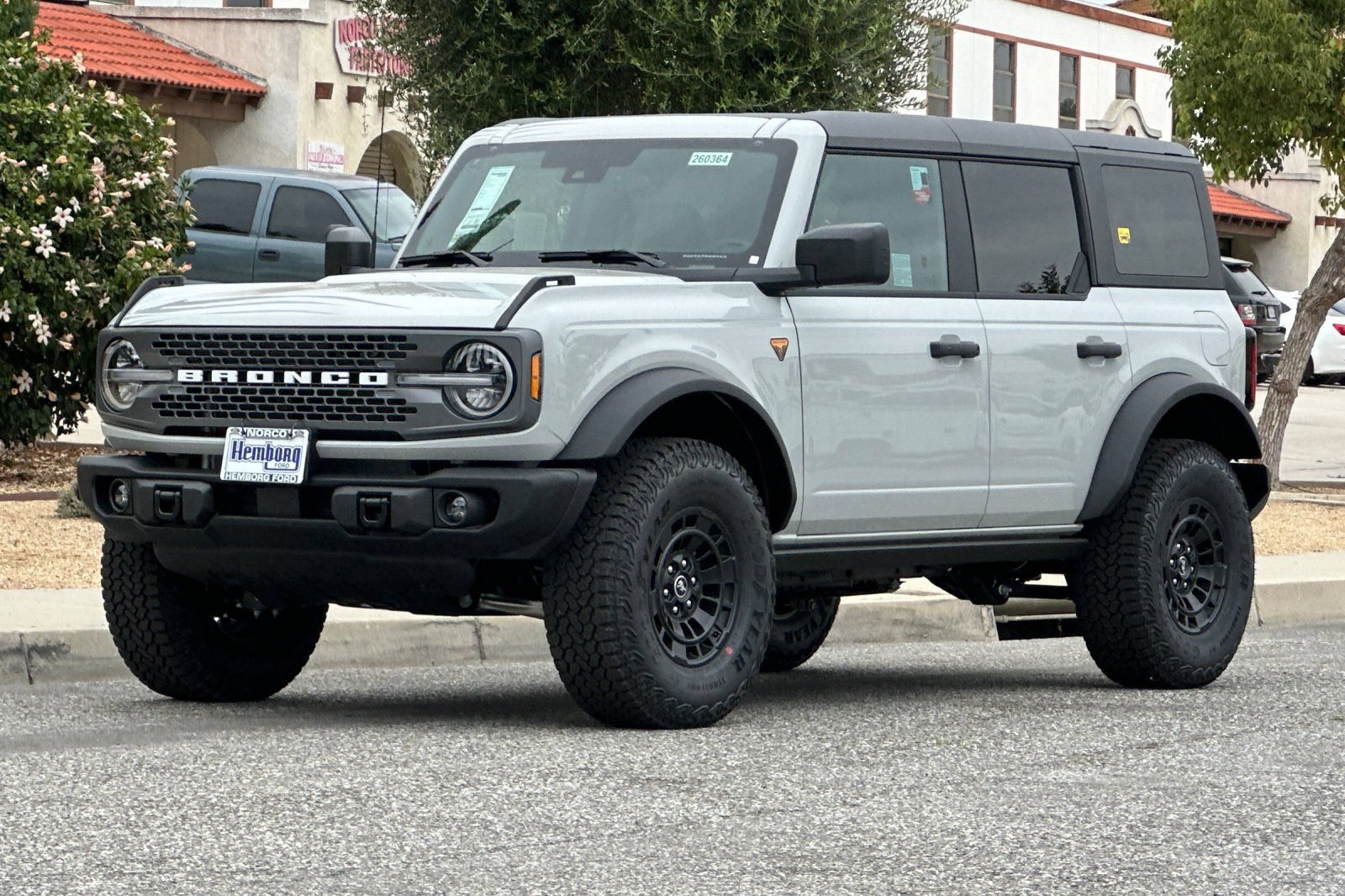 New 2026 Ford Bronco Badlands w/ Sasquatch Package AWD/4WD image 8