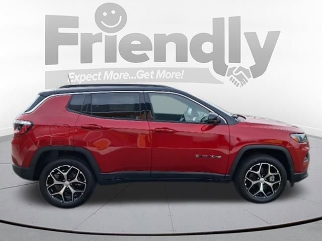 Used 2024 Jeep Compass Limited w/ Sun and Sound Group AWD/4WD image 4