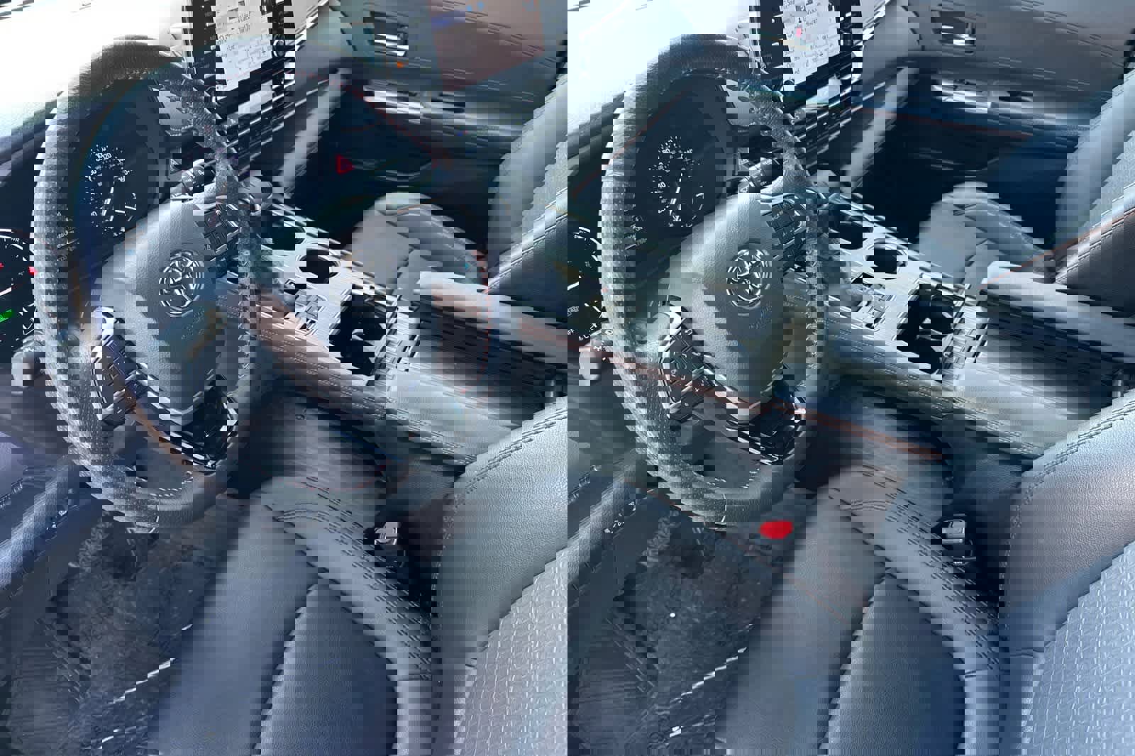 Used 2021 Toyota Sienna XSE image 12