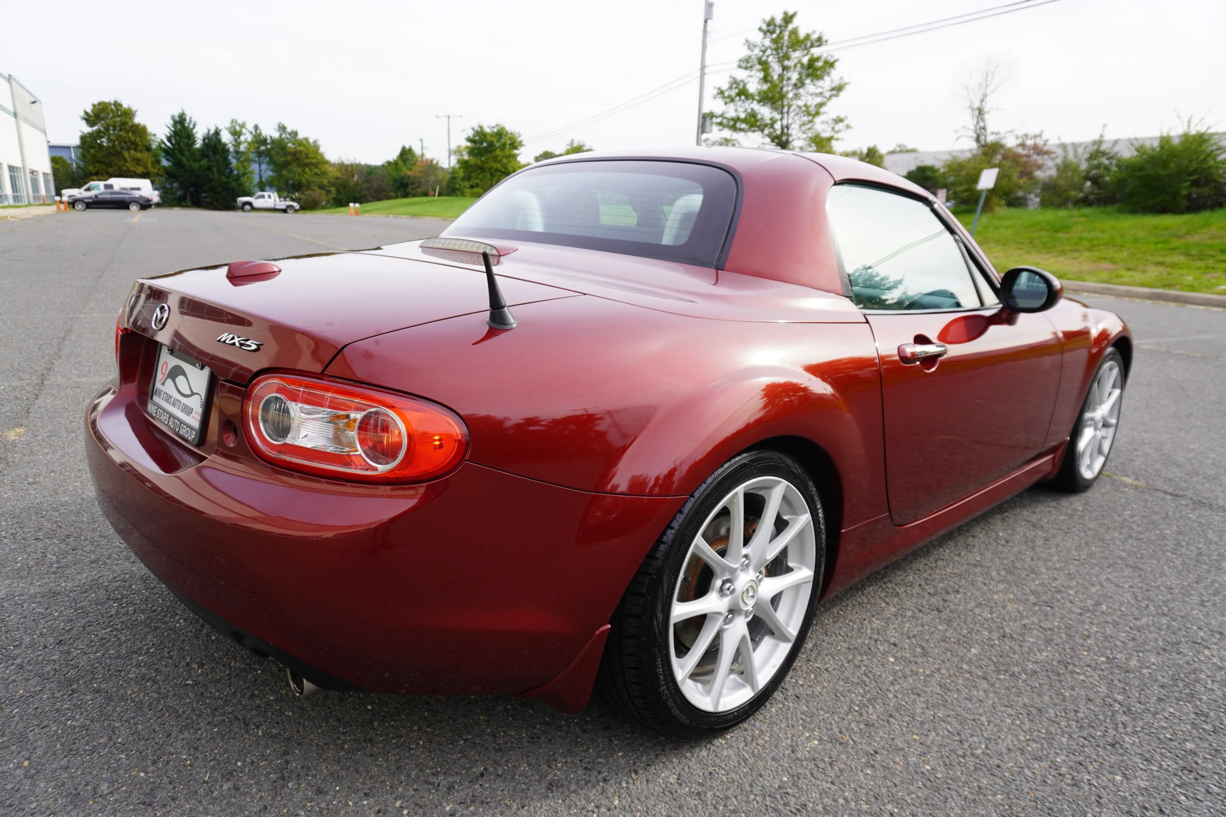 Used 2010 MAZDA MX-5 Miata Grand Touring w/ Premium Pkg RWD image 7