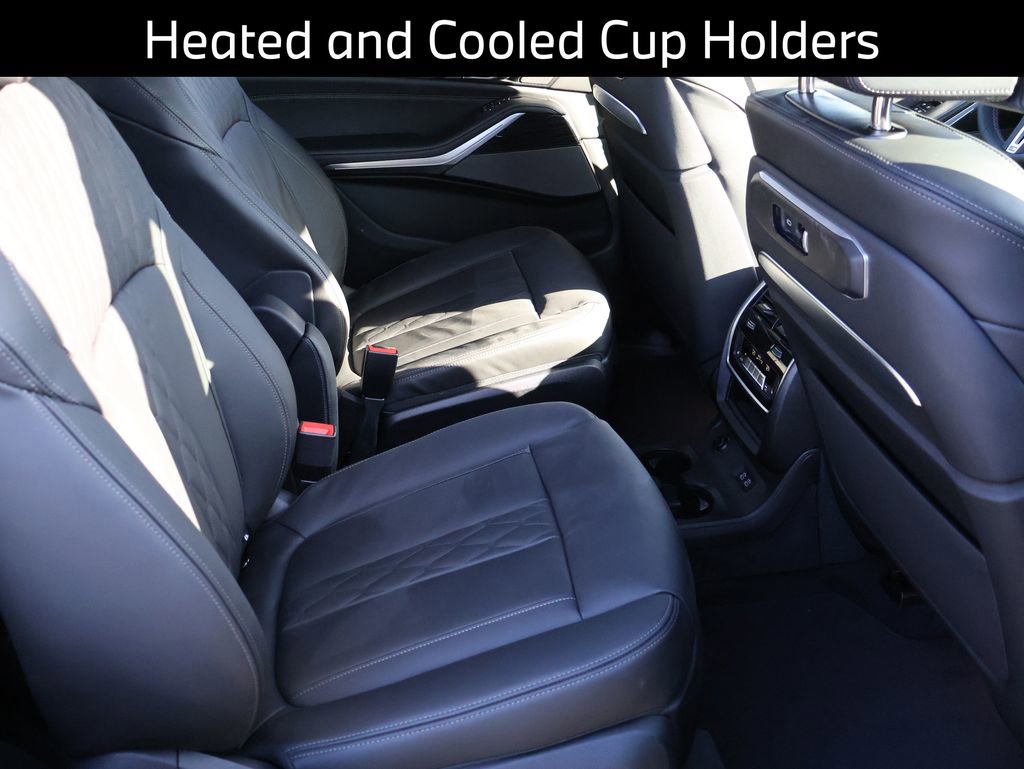 New 2026 BMW X7 M60i image 15