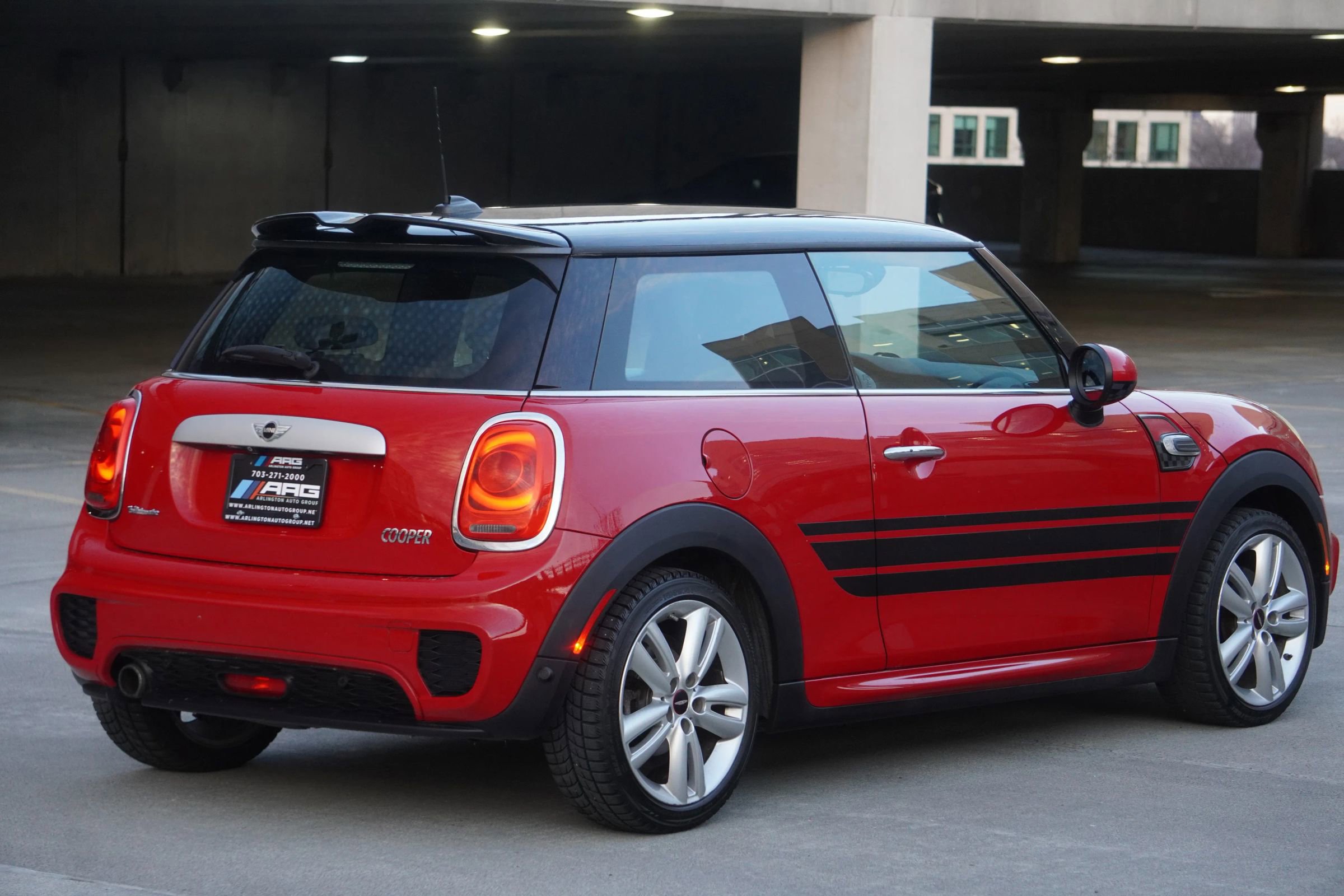 Used 2015 MINI Cooper 2-Door Hardtop image 15