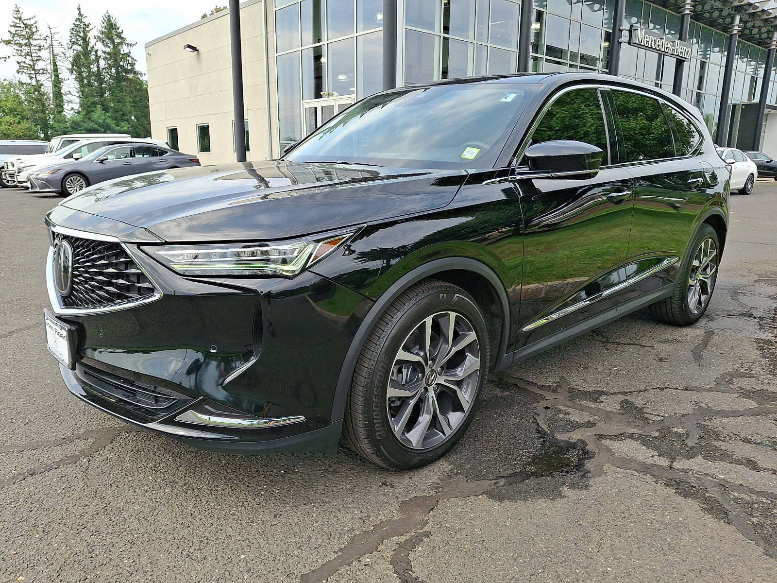 Used 2024 Acura MDX w/ Technology Package AWD/4WD image 3