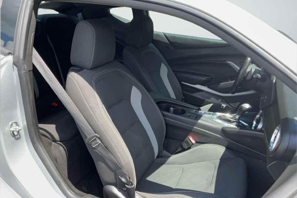 Certified 2018 Chevrolet Camaro LT RWD image 19