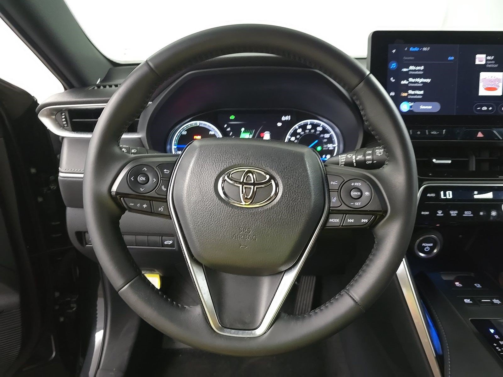 Used 2023 Toyota Venza Nightshade AWD/4WD image 10
