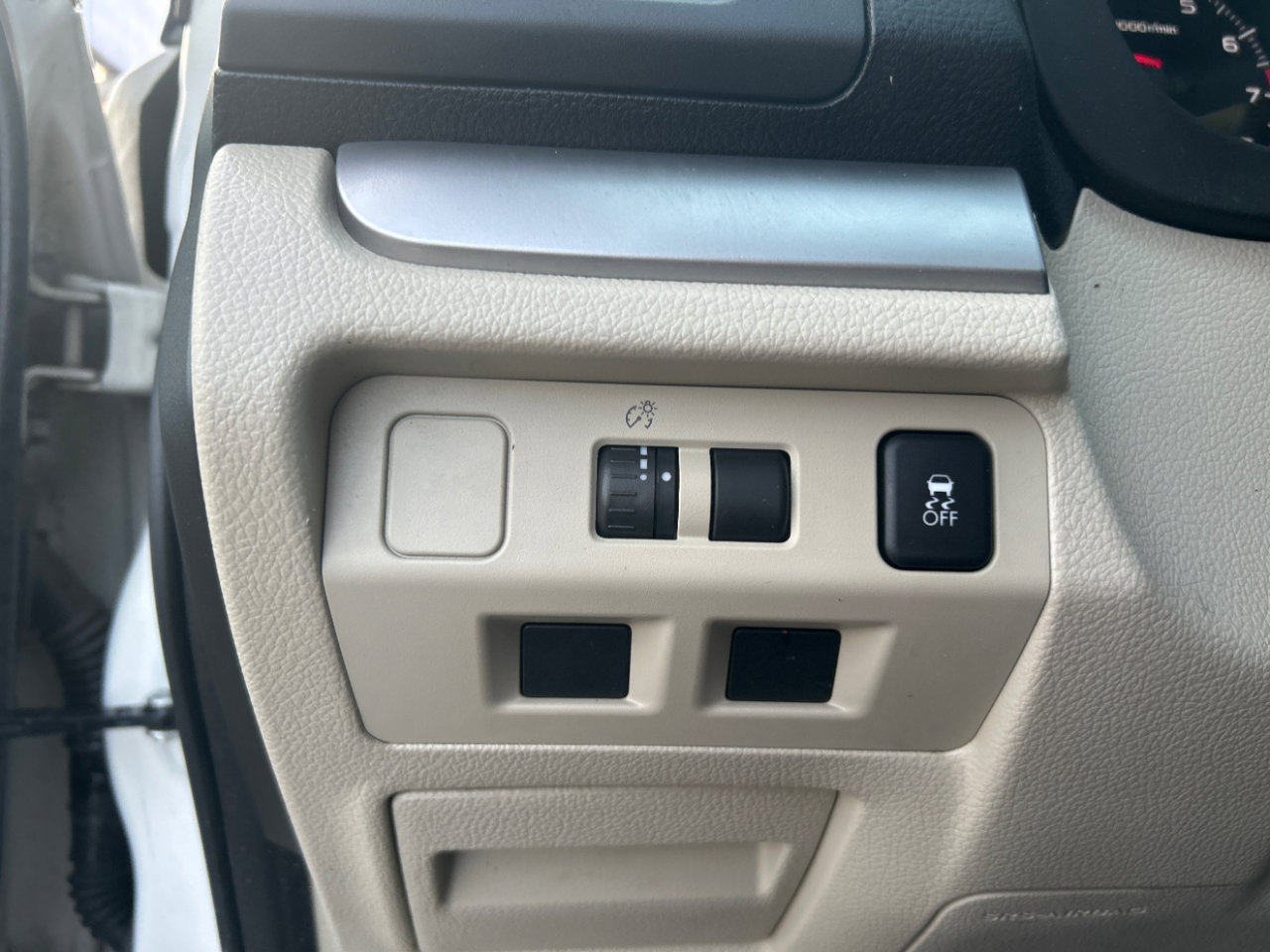 Used 2013 Subaru Crosstrek 2.0i Limited image 15