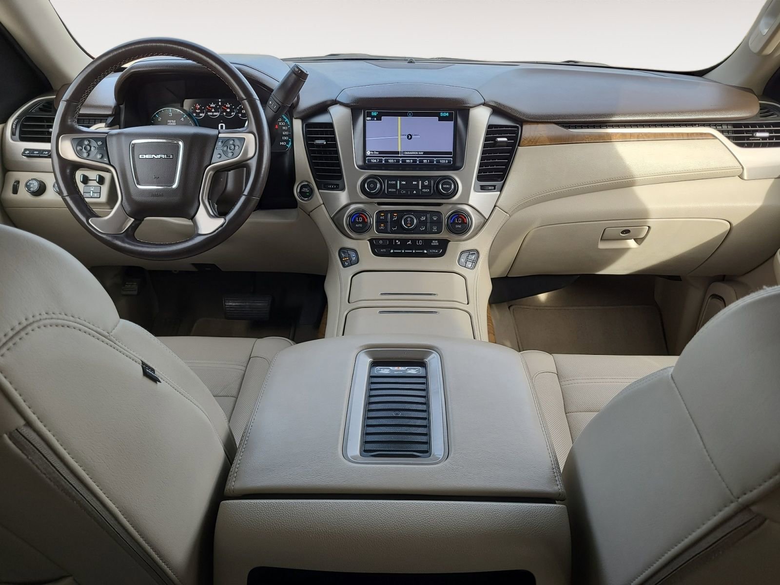 Used 2020 GMC Yukon Denali w/ Open Road Package AWD/4WD image 10