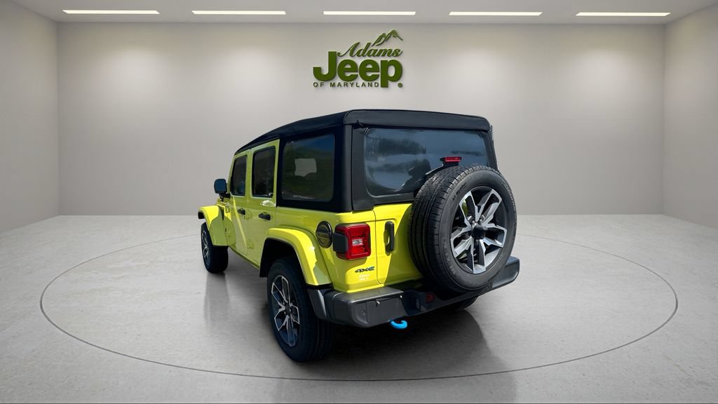 Used 2024 Jeep Wrangler Unlimited w/ Convenience Group AWD/4WD image 7