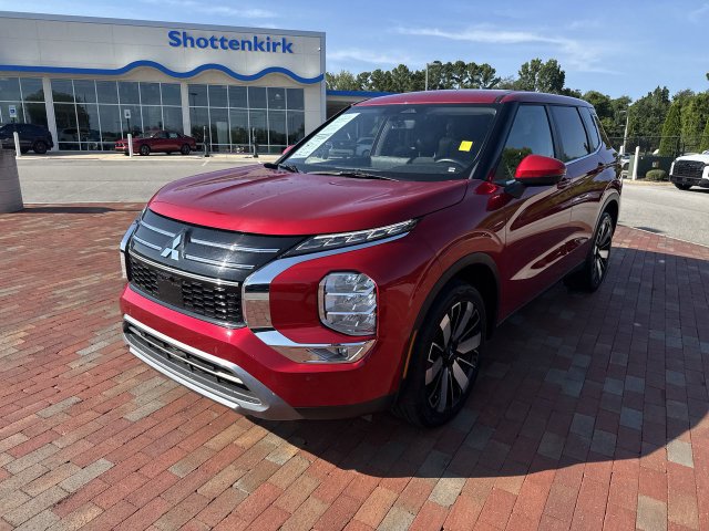 Used 2025 Mitsubishi Outlander SE FWD image 32