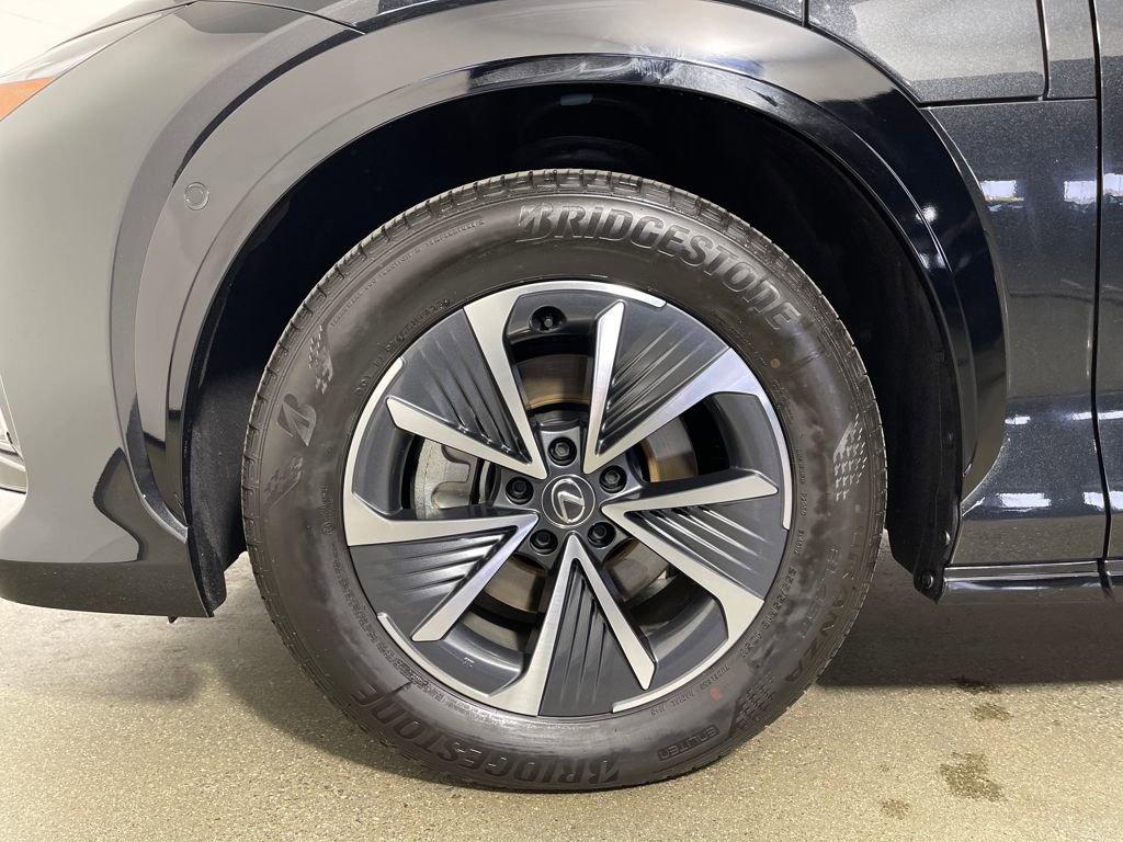 Used 2023 Lexus RZ 450e Premium image 11