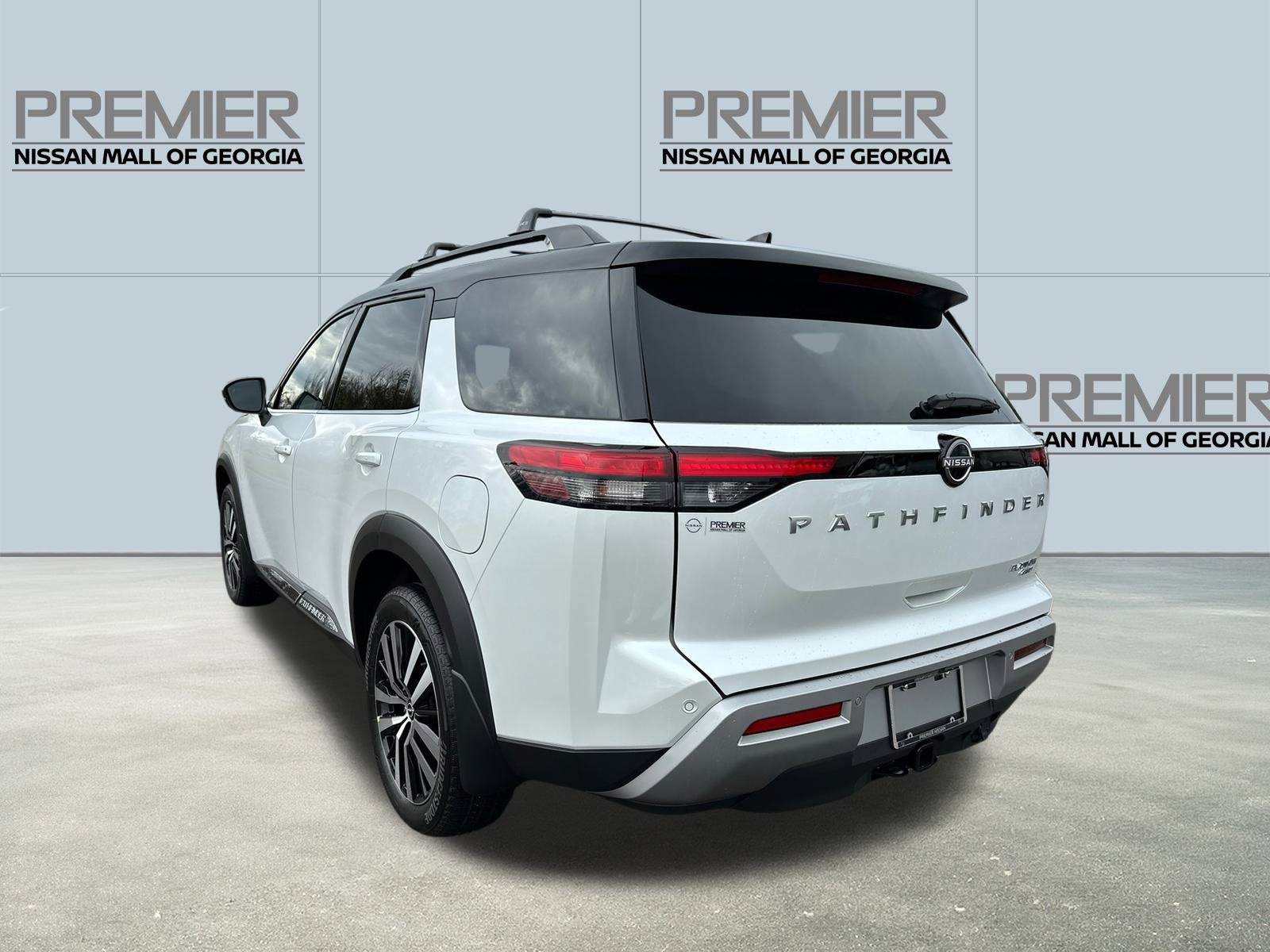 New 2025 Nissan Pathfinder Platinum w/ Cargo Package image 7