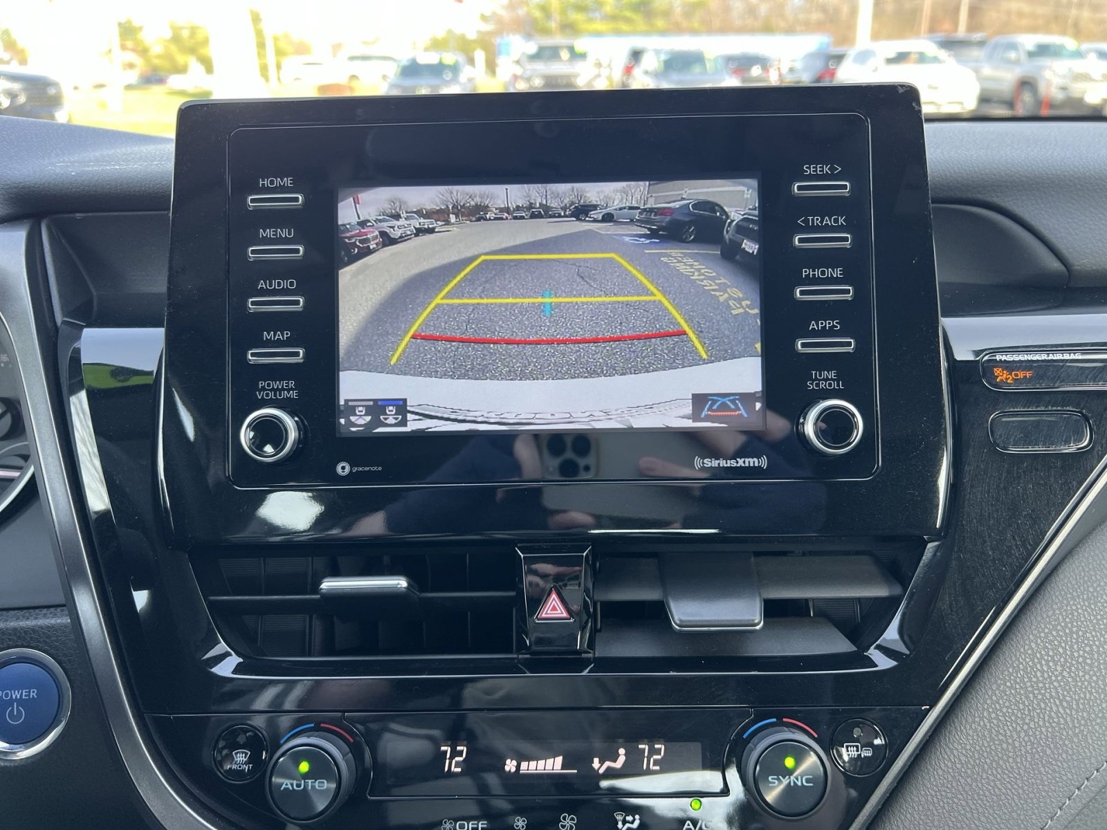 Used 2021 Toyota Camry LE image 19