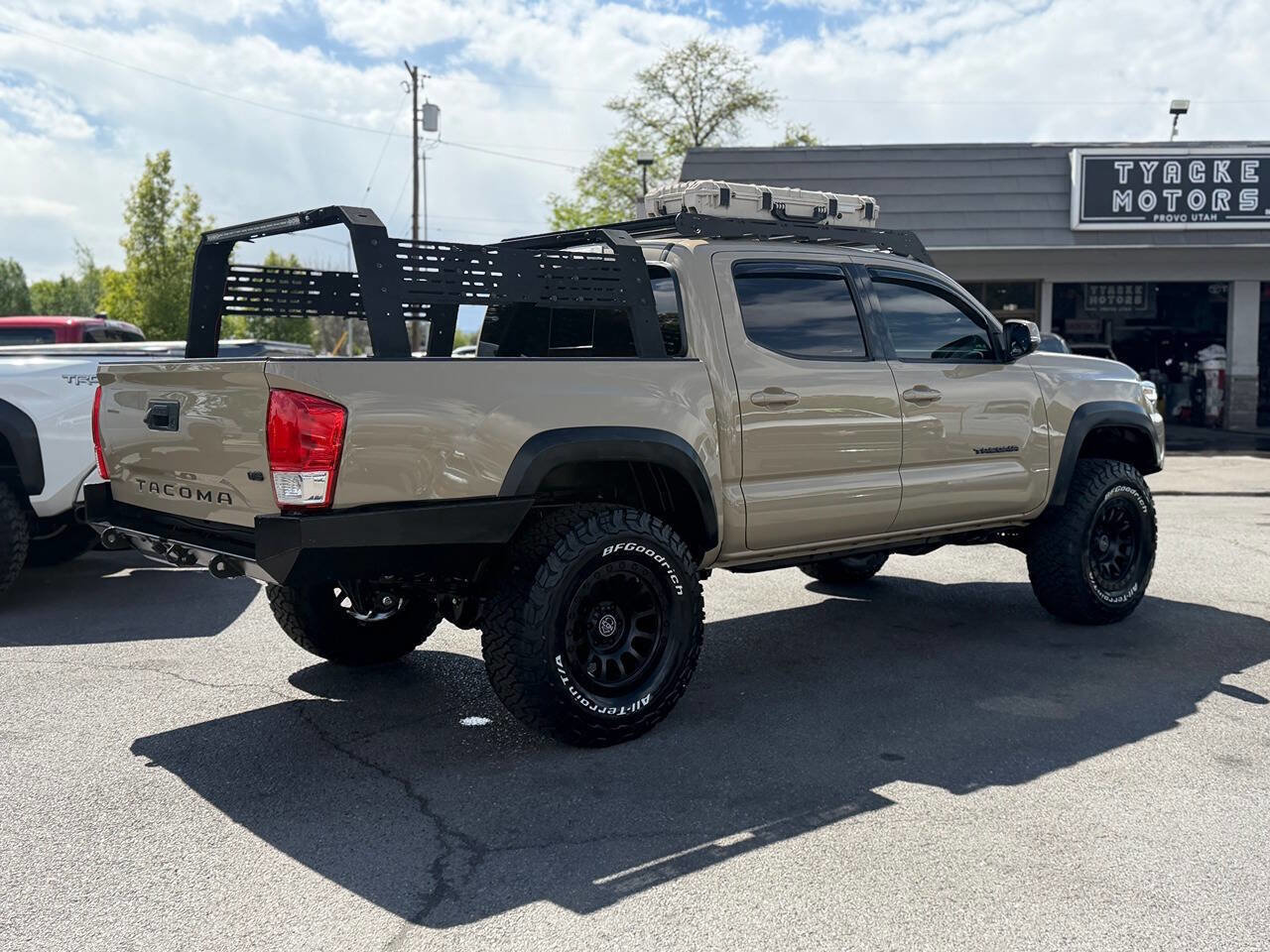 Used 2020 Toyota Tacoma TRD Off-Road w/ Technology Package AWD/4WD image 13