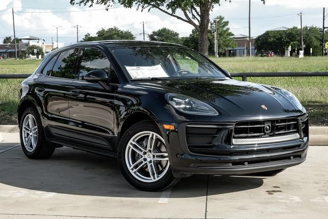 Used 2025 Porsche Macan AWD/4WD image 6