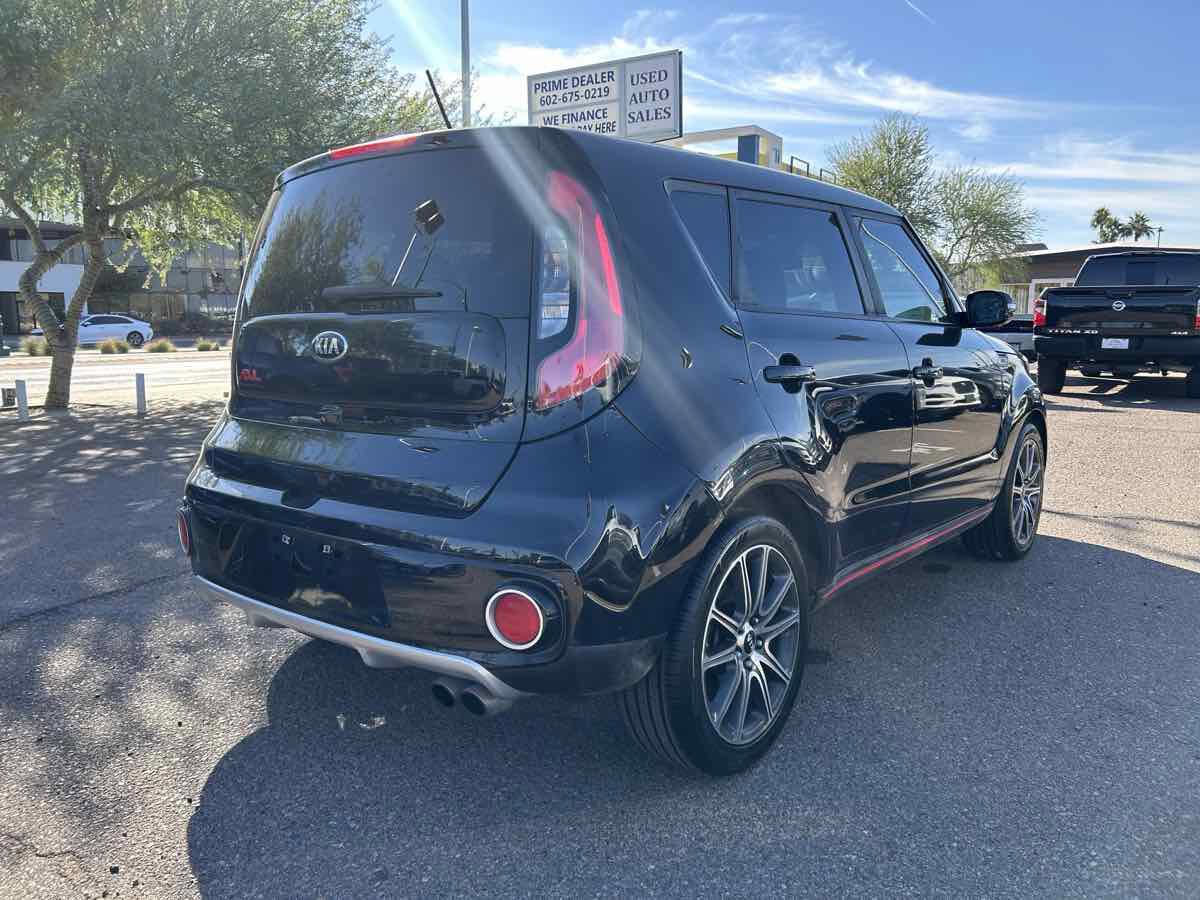 Used 2017 Kia Soul ! FWD image 4