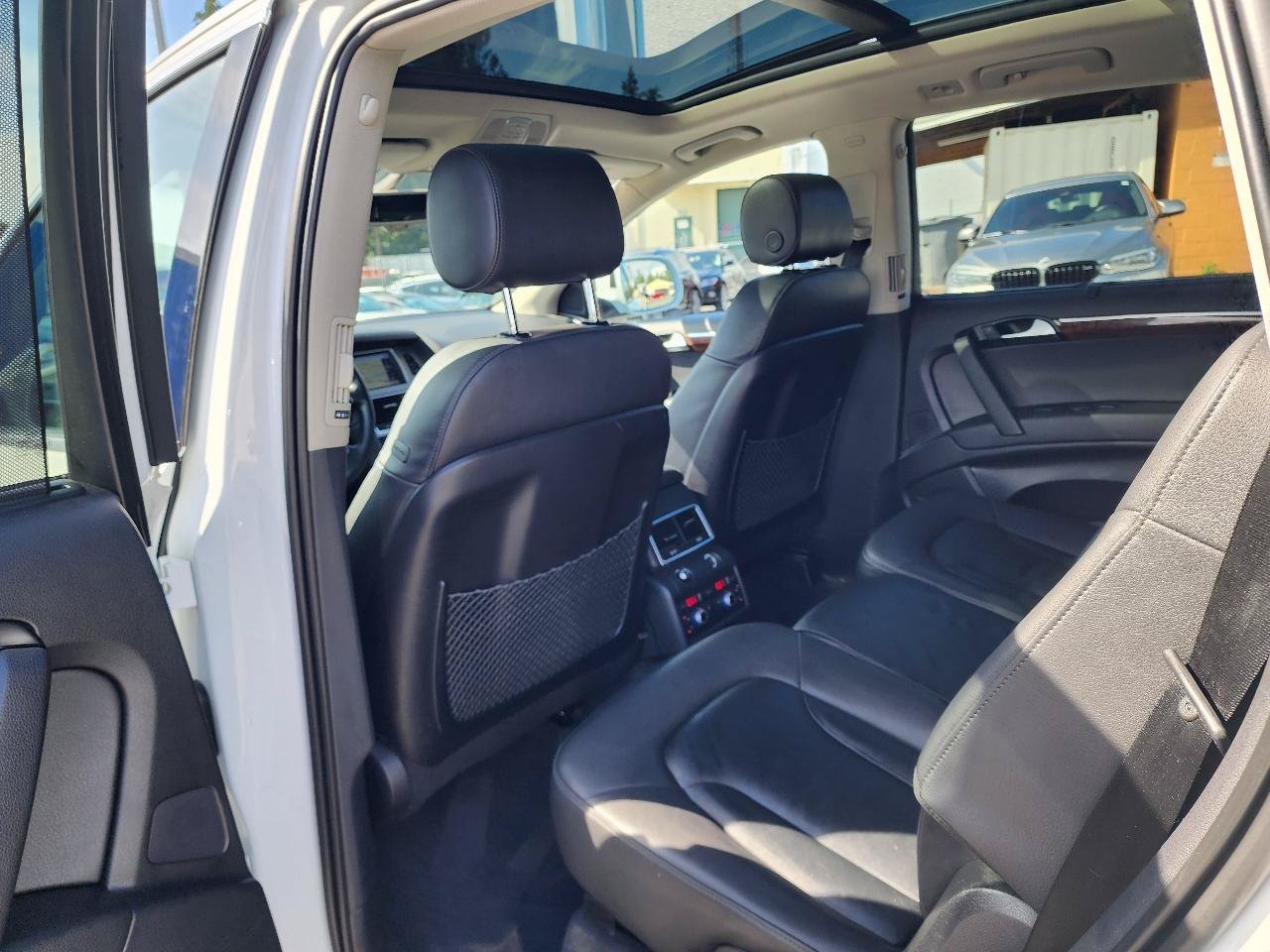 Used 2015 Audi Q7 TDI Premium Plus w/ Premium Plus Package AWD/4WD image 25