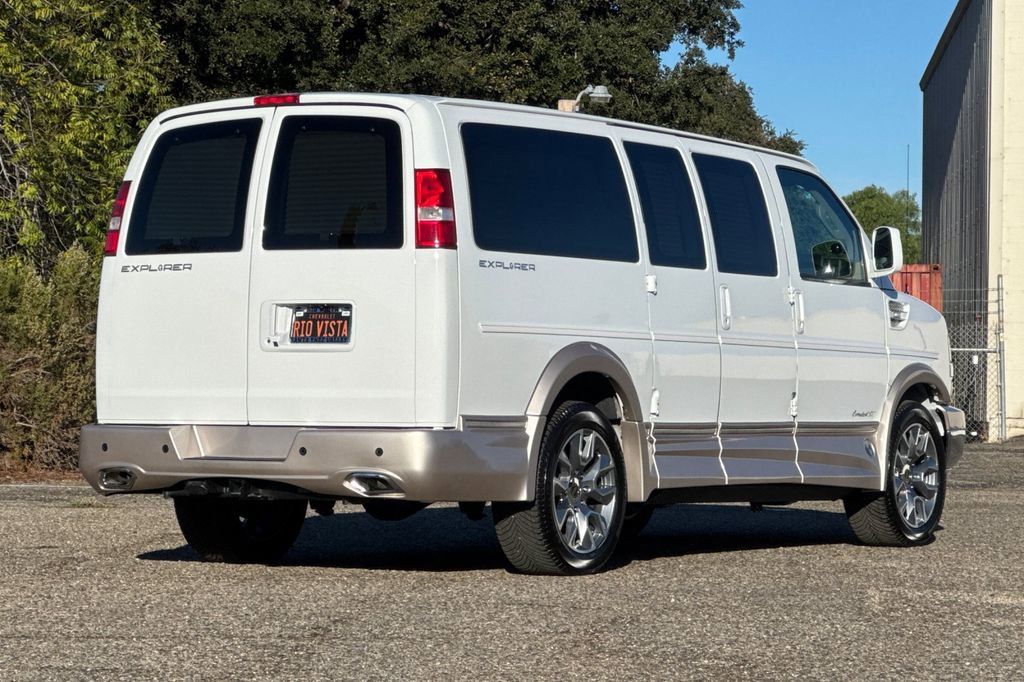 Used 2023 Chevrolet Express 2500 image 4