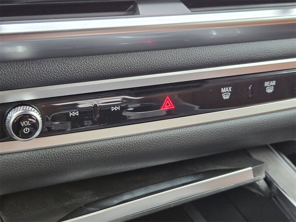 New 2026 BMW X7 M60i w/ Executive Package image 22