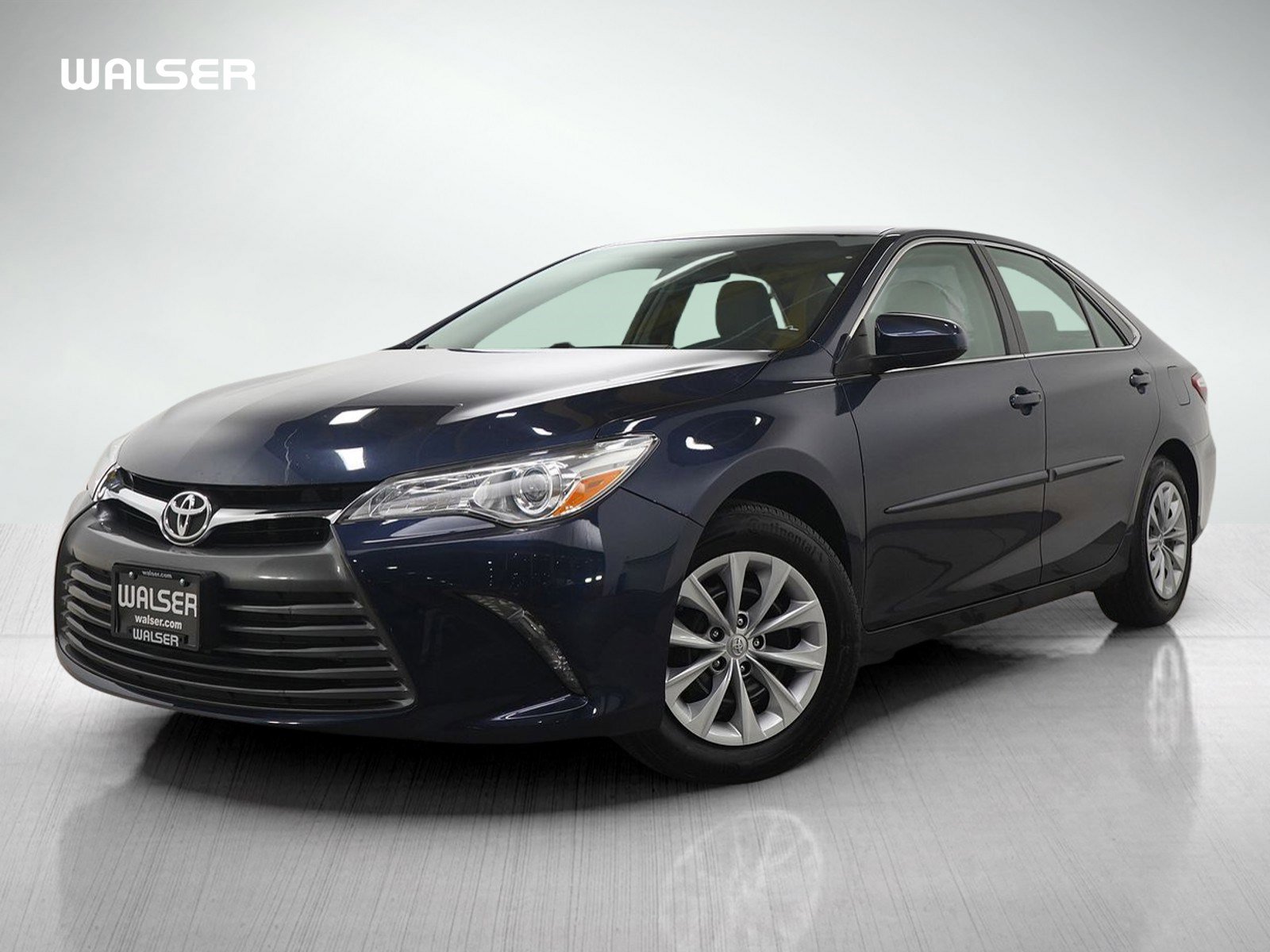 Used 2015 Toyota Camry LE image 1