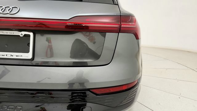 Used 2024 Audi Q8 e-tron Prestige AWD/4WD image 28