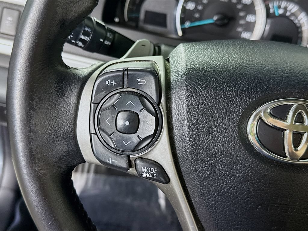 Used 2014 Toyota Camry SE FWD image 19