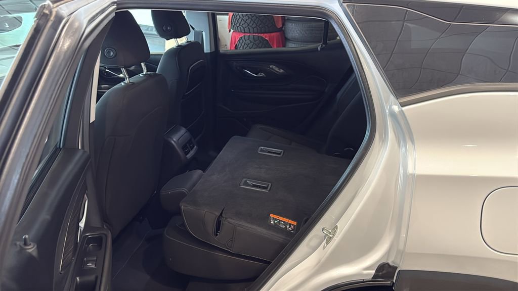 Used 2023 GMC Terrain SLE w/ Driver Convenience Package image 20