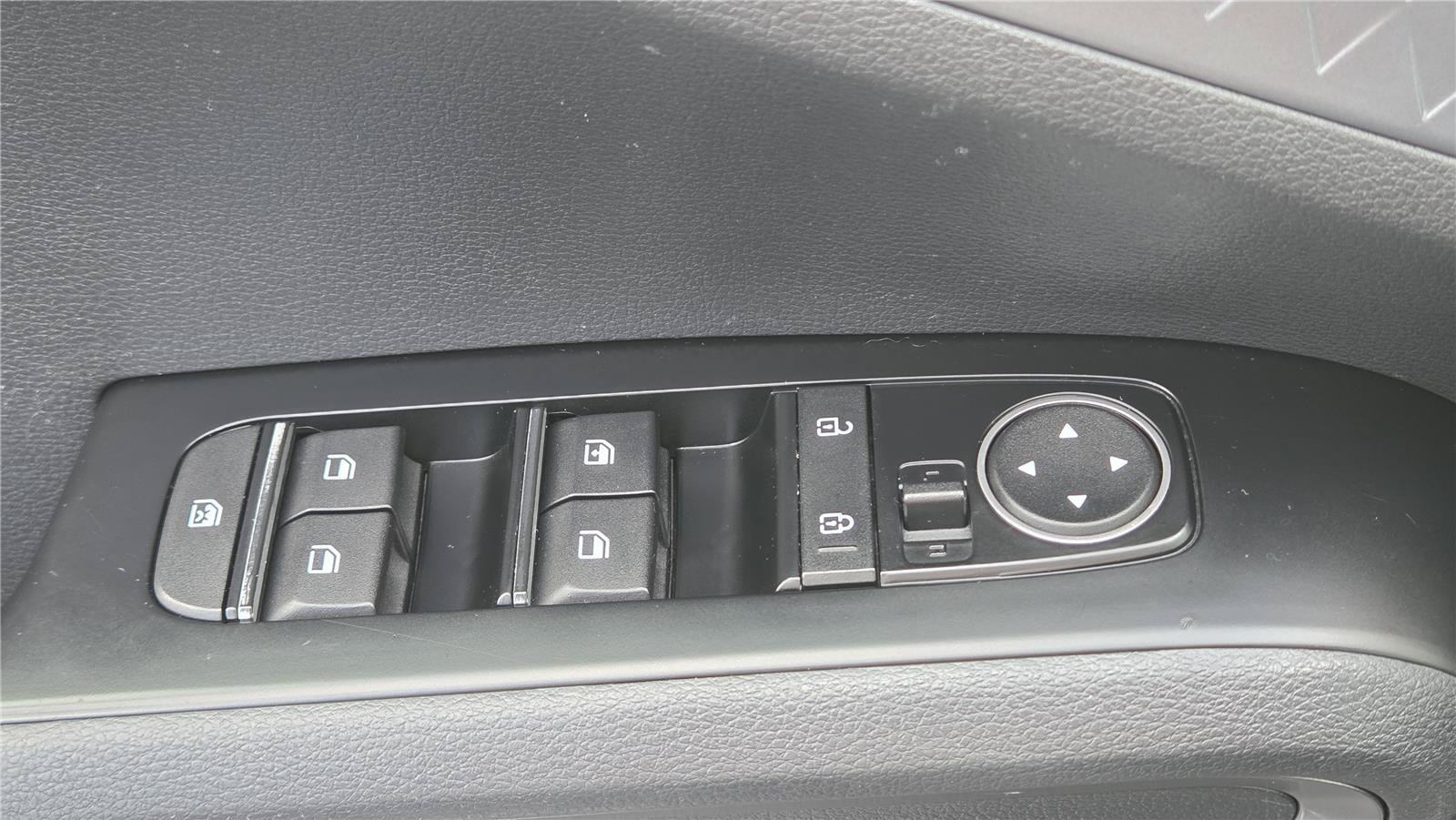 Used 2020 Kia Soul S FWD image 14