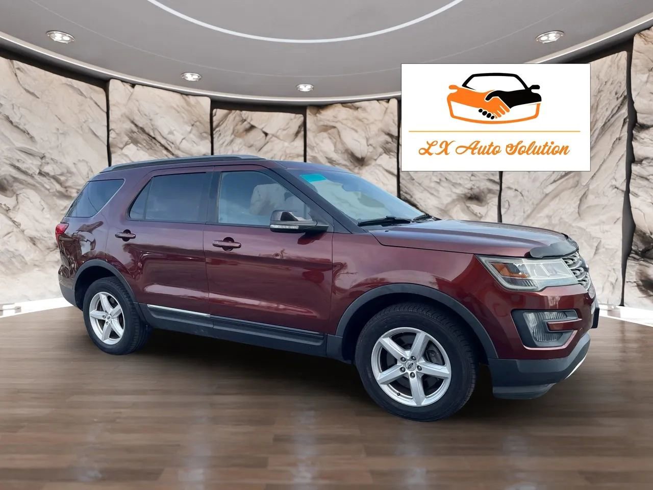 Used 2016 Ford Explorer XLT w/ Equipment Group 201A image 2