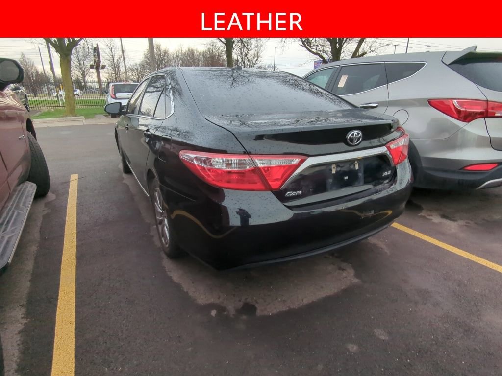 Used 2016 Toyota Camry XLE w/ Moonroof Package image 4