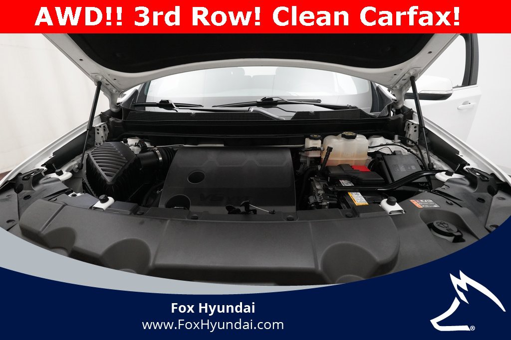 Used 2023 Chevrolet Traverse LT image 3