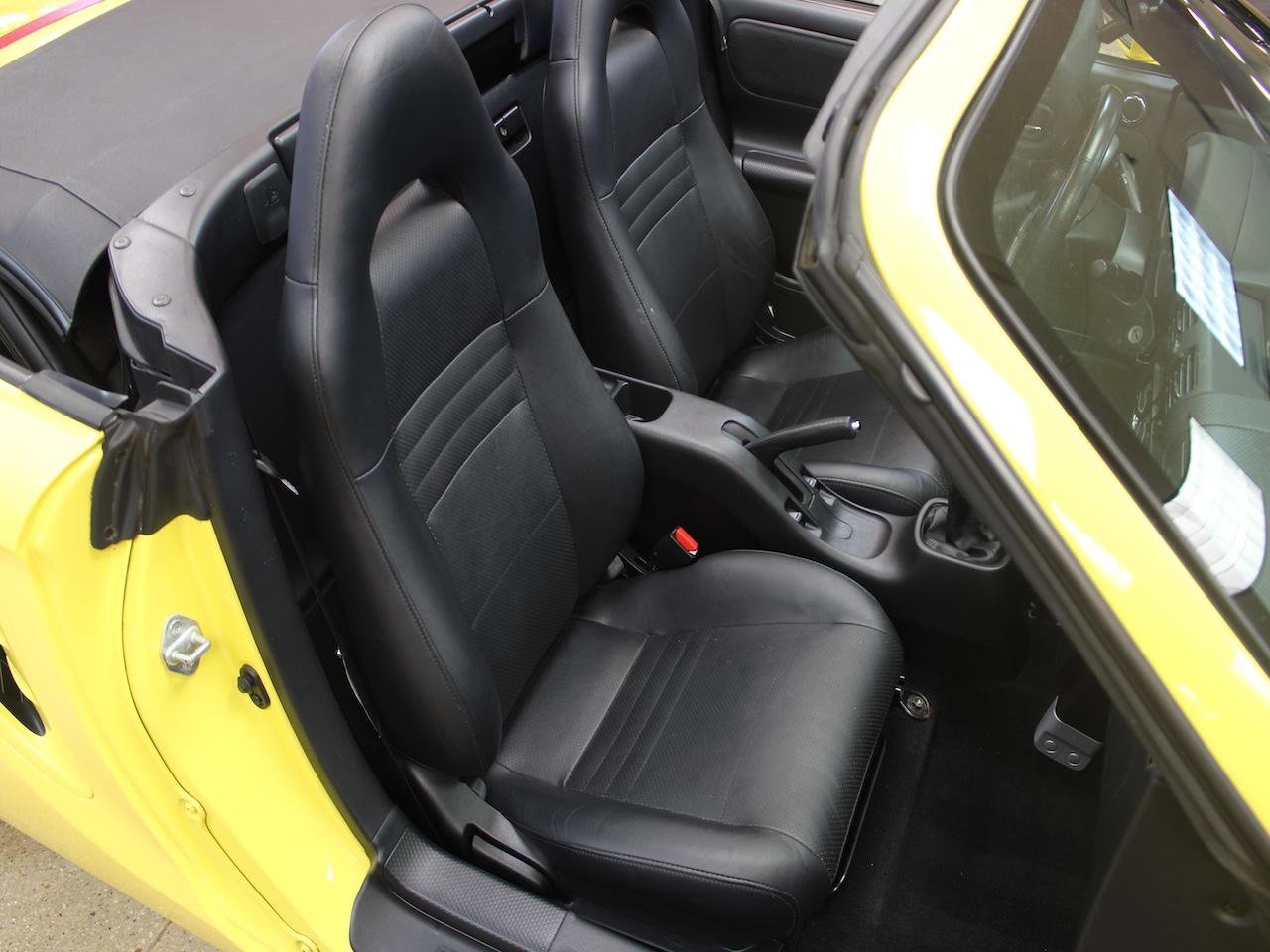 Used 2004 Toyota MR2 RWD image 40