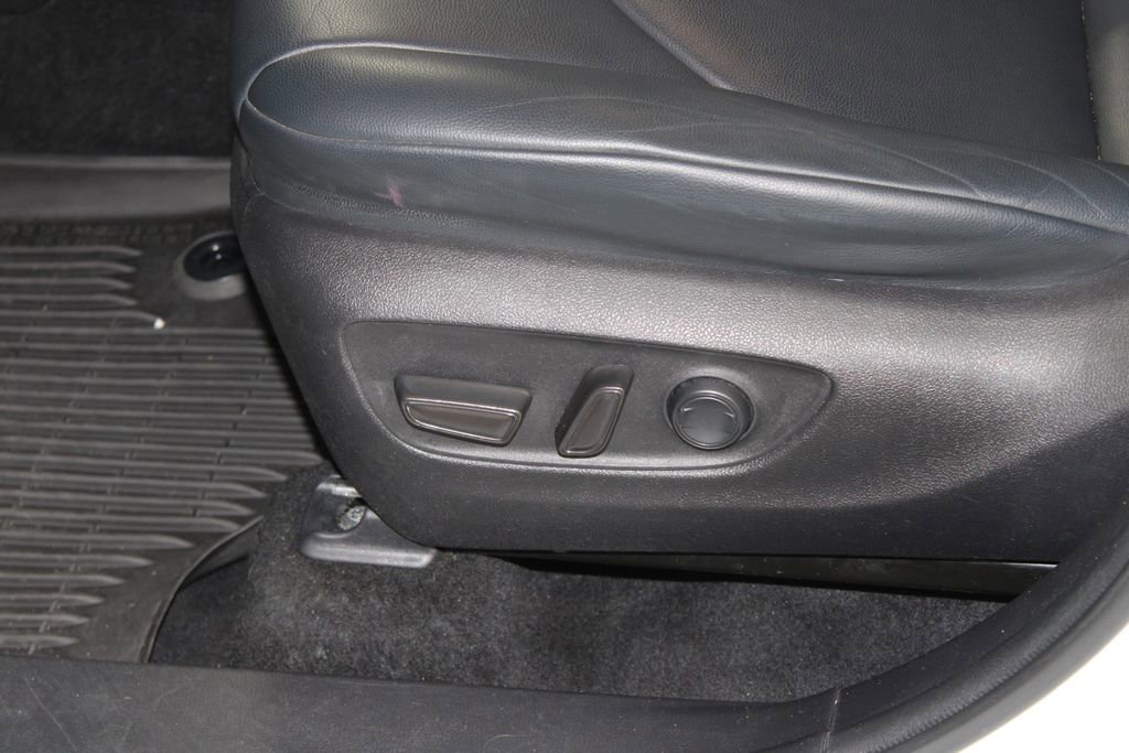 Used 2022 Toyota Highlander XLE image 21