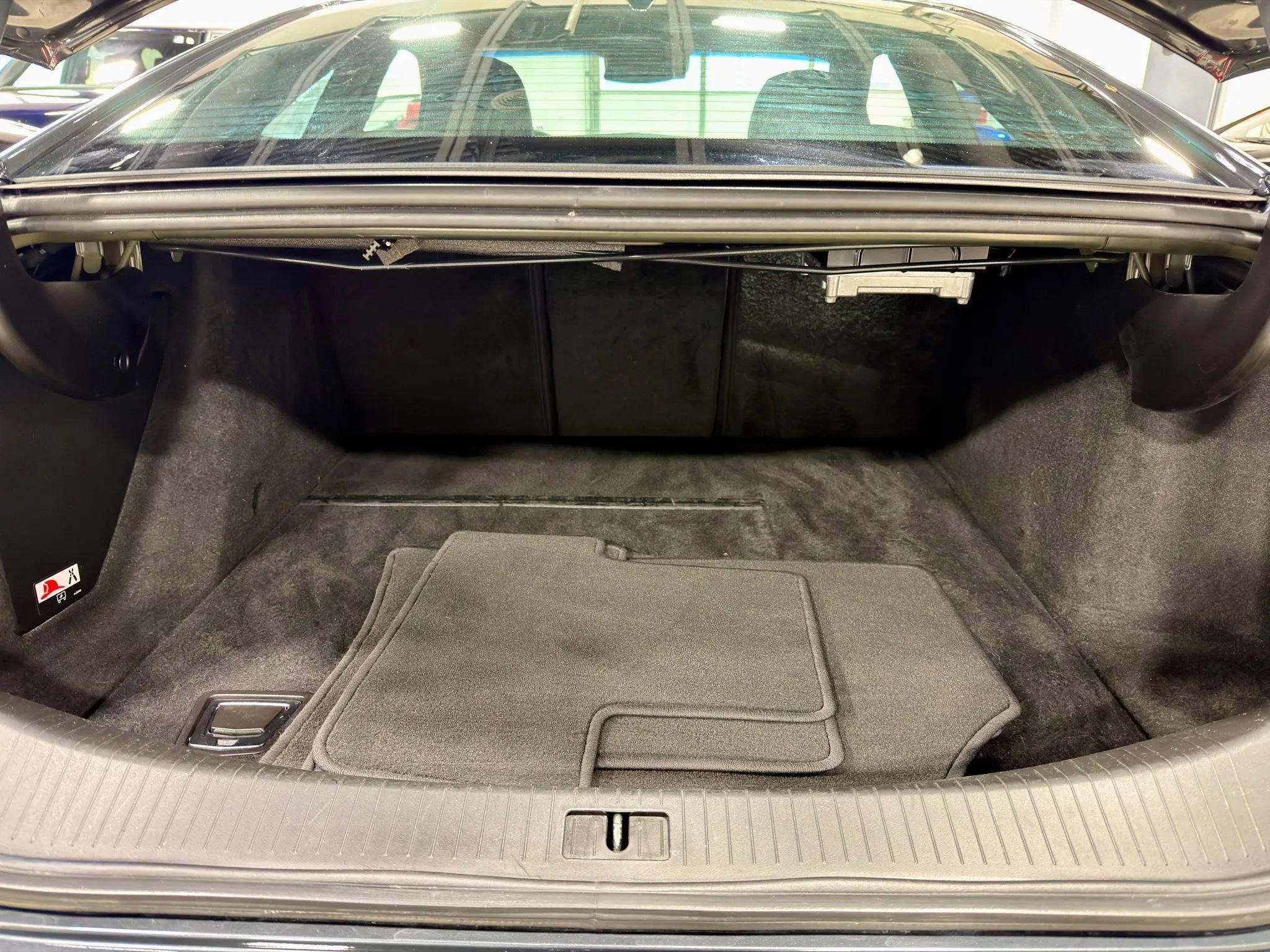 Used 2014 Cadillac ELR w/ Luxury Package image 29