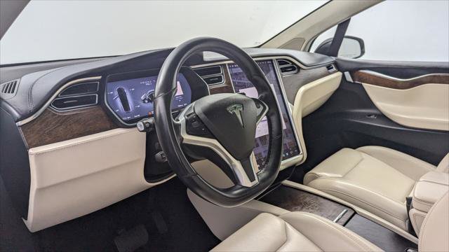 Used 2017 Tesla Model X 75D image 21