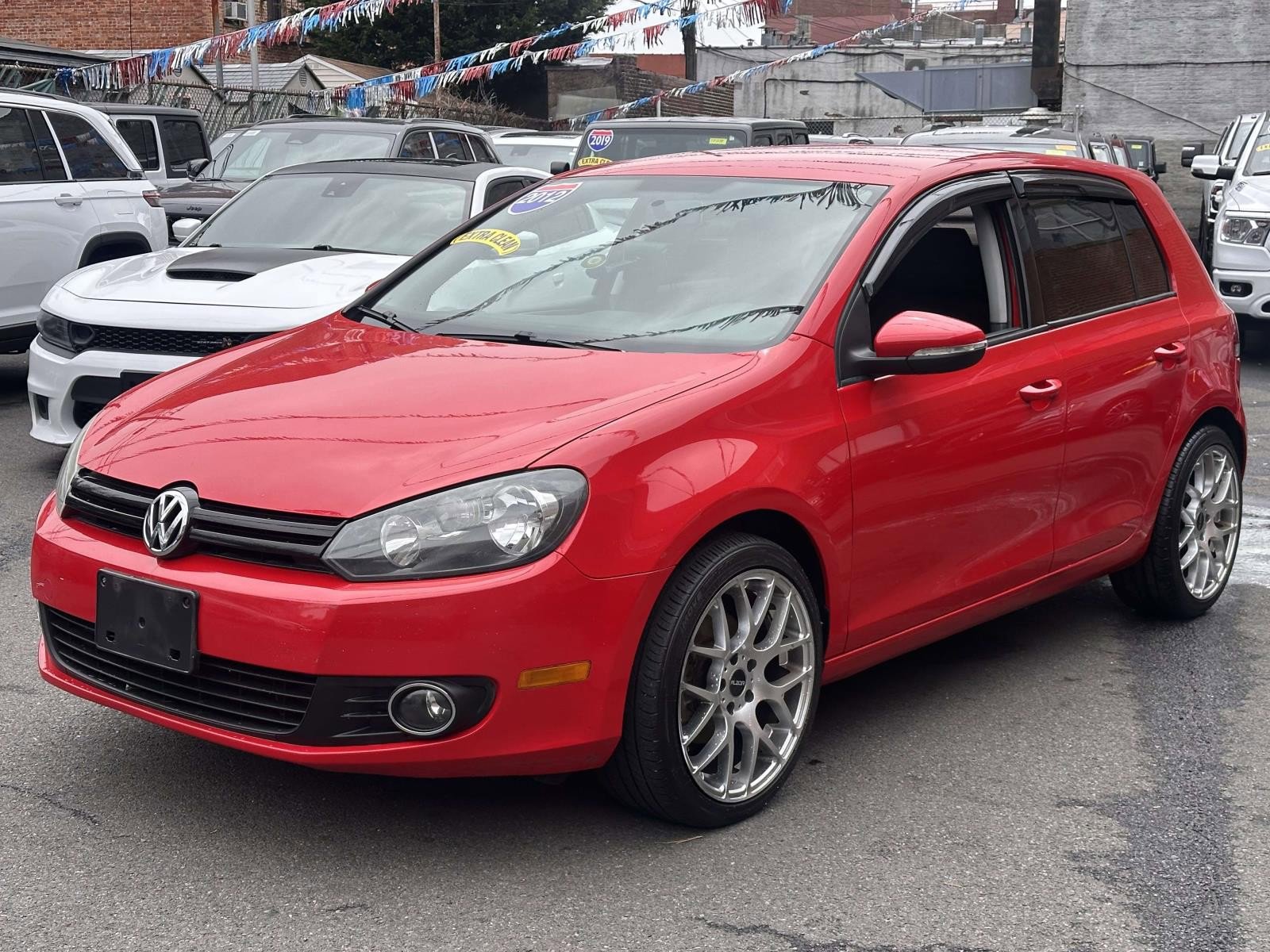Used 2012 Volkswagen Golf 4-Door image 8