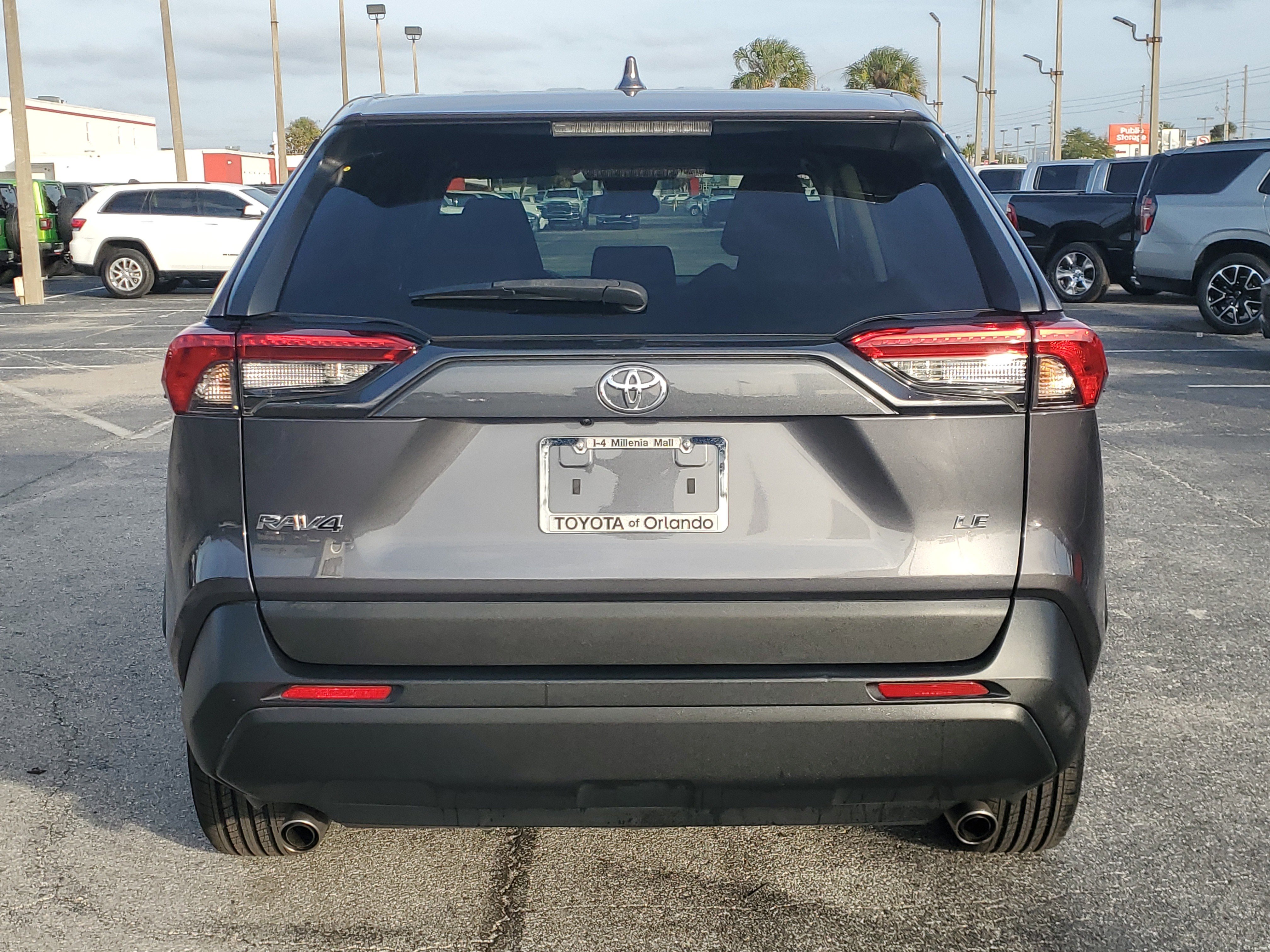 Used 2022 Toyota RAV4 LE image 6