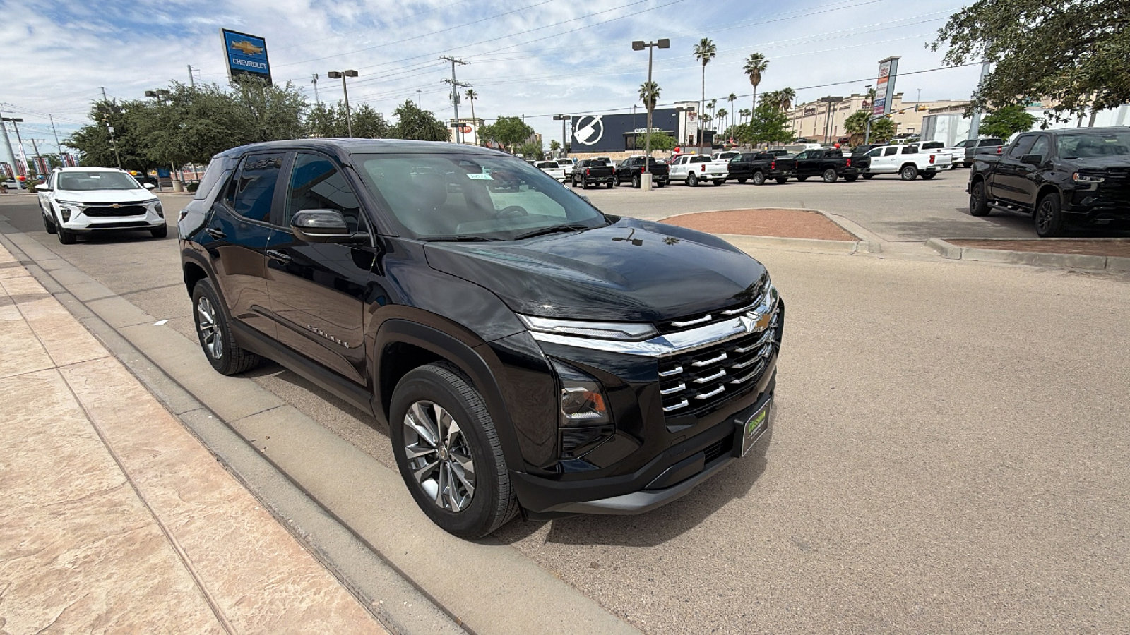 Used 2025 Chevrolet Equinox LT FWD image 6