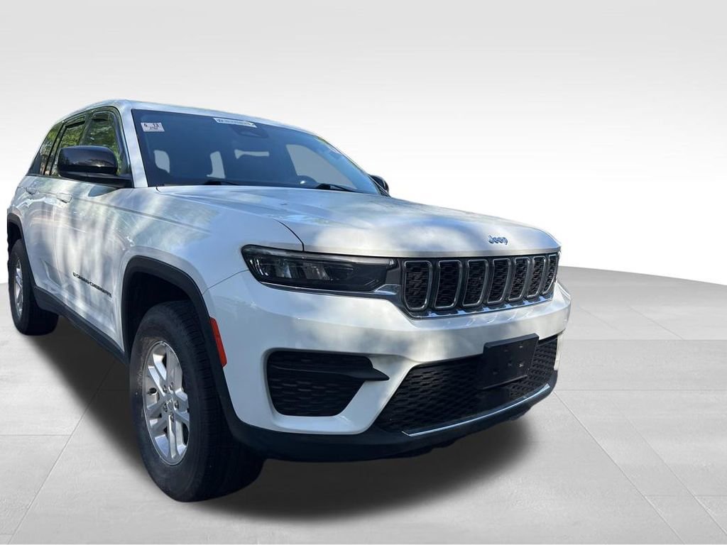 Used 2023 Jeep Grand Cherokee Laredo w/ Trailer Tow Prep Group (B) image 7