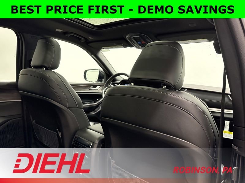 New 2025 Jeep Grand Cherokee L Limited w/ Luxury Tech Group II AWD/4WD image 14