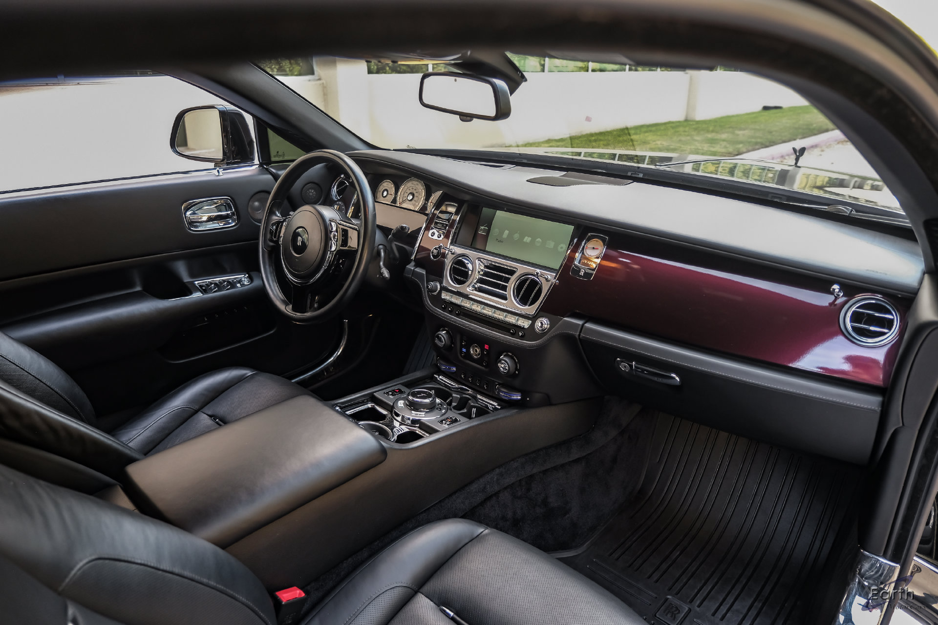 Used 2016 Rolls-Royce Wraith RWD image 46