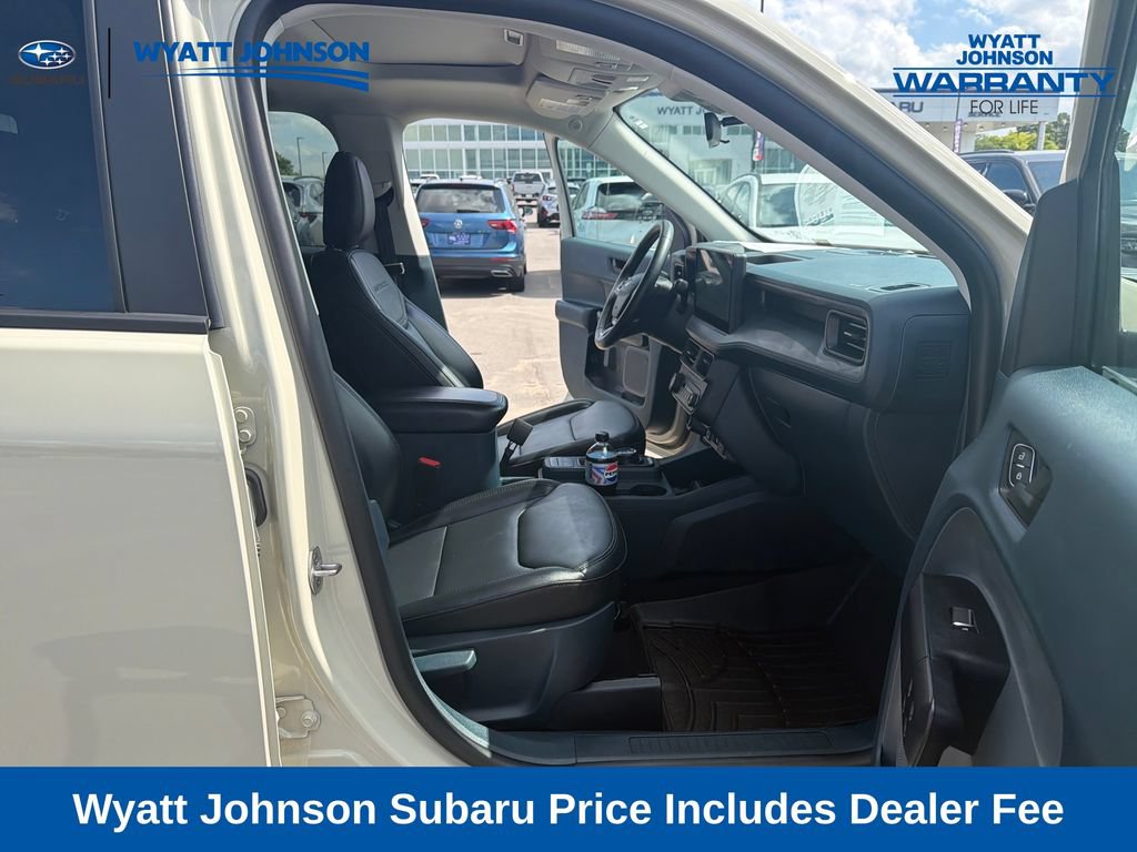 Used 2025 Ford Maverick Lariat w/ Black Appearance Package AWD/4WD image 38