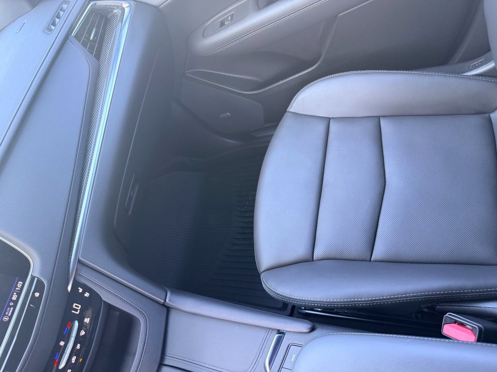 New 2026 Cadillac XT5 Sportv w/ LPO, Floor Liner Package AWD/4WD image 25