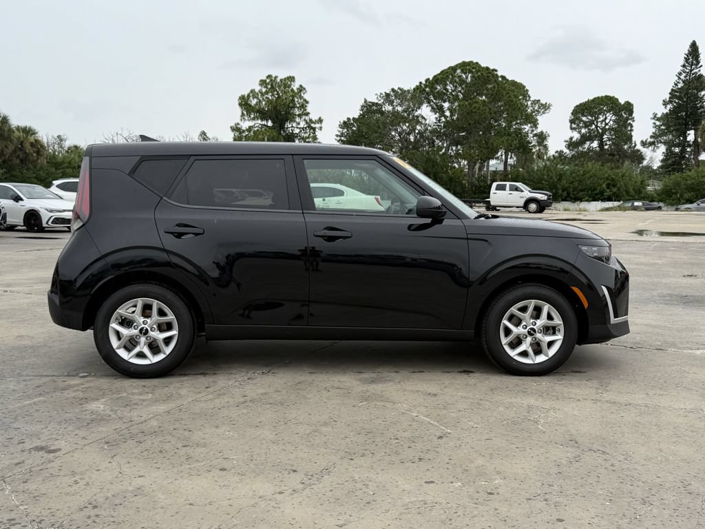 Certified 2024 Kia Soul S FWD image 3