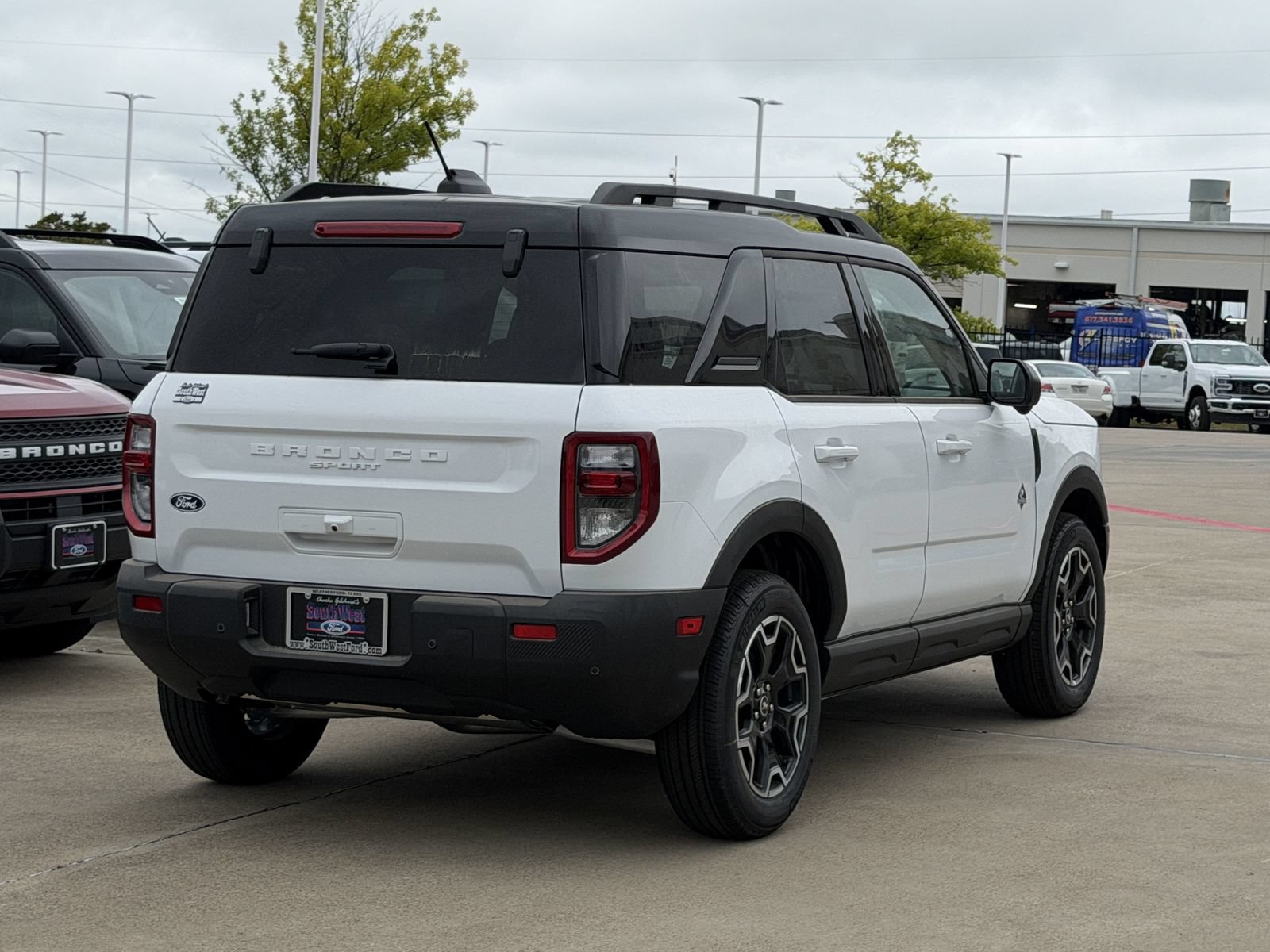 New 2026 Ford Bronco Sport Outer Banks w/ Outer Banks Tech Package+ AWD/4WD image 4