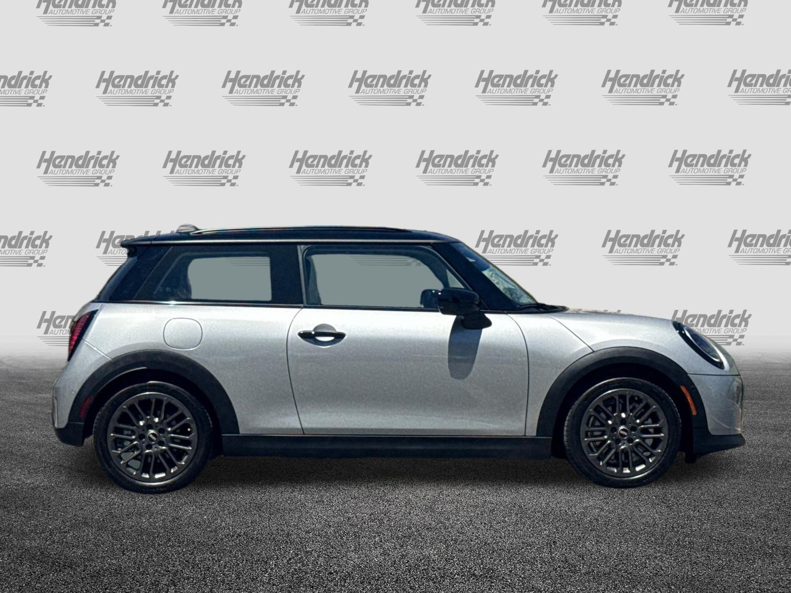 Used 2025 MINI Cooper 2-Door Hardtop FWD image 3