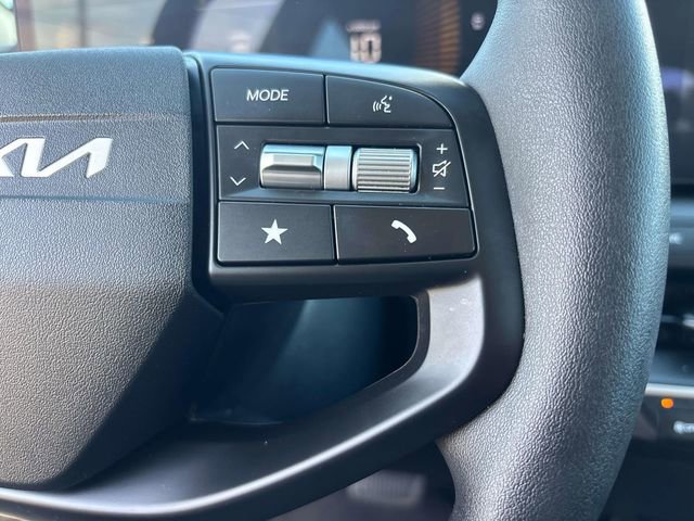 Used 2025 Kia K4 FWD image 18