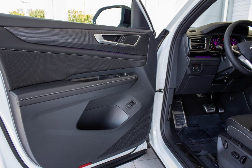 New 2025 Volkswagen Atlas Cross Sport SEL R-Line AWD/4WD image 30