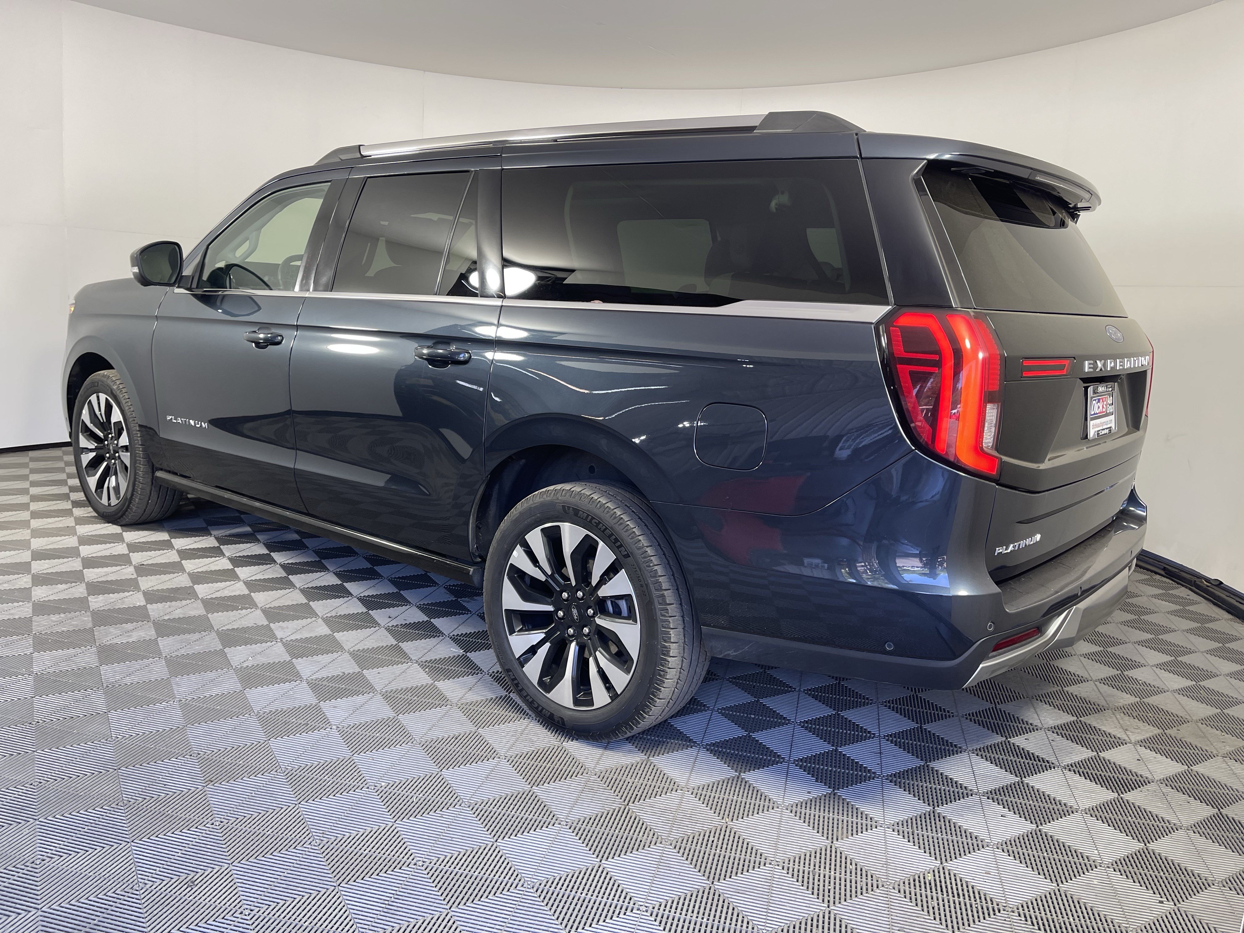 Certified 2025 Ford Expedition Max Platinum w/ Driver's Package AWD/4WD image 3